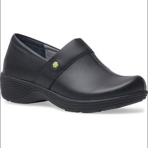 🖤 Dansko Black Leather Shoes/Clogs 🖤